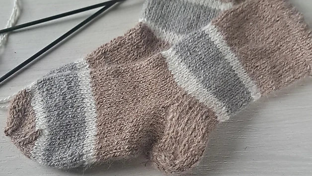 Plānās zeķītes ar robiņiem